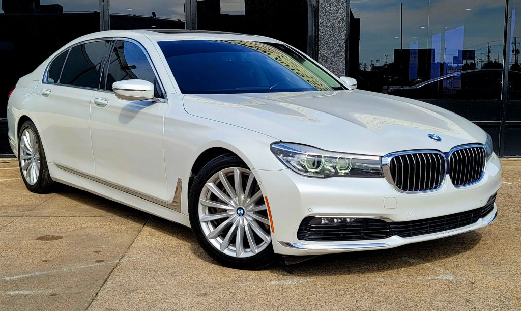 bmw 7 series 2017 WBA7E4C5XHGU99260 image bmw 7 series 2017 WBA7E4C5XHGU99260 image